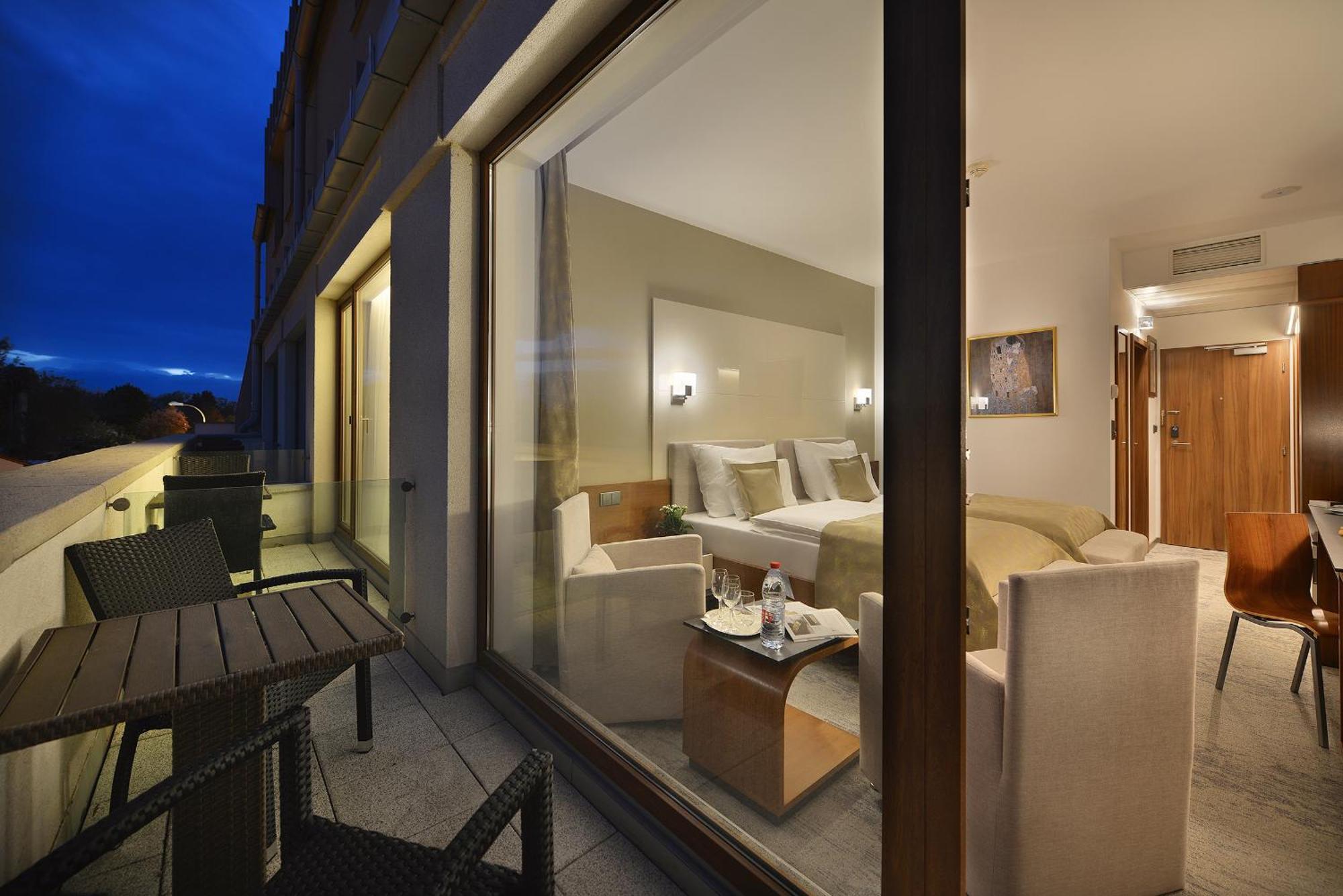 Wellness Hotel Diamant Hluboká nad Vltavou Exterior foto