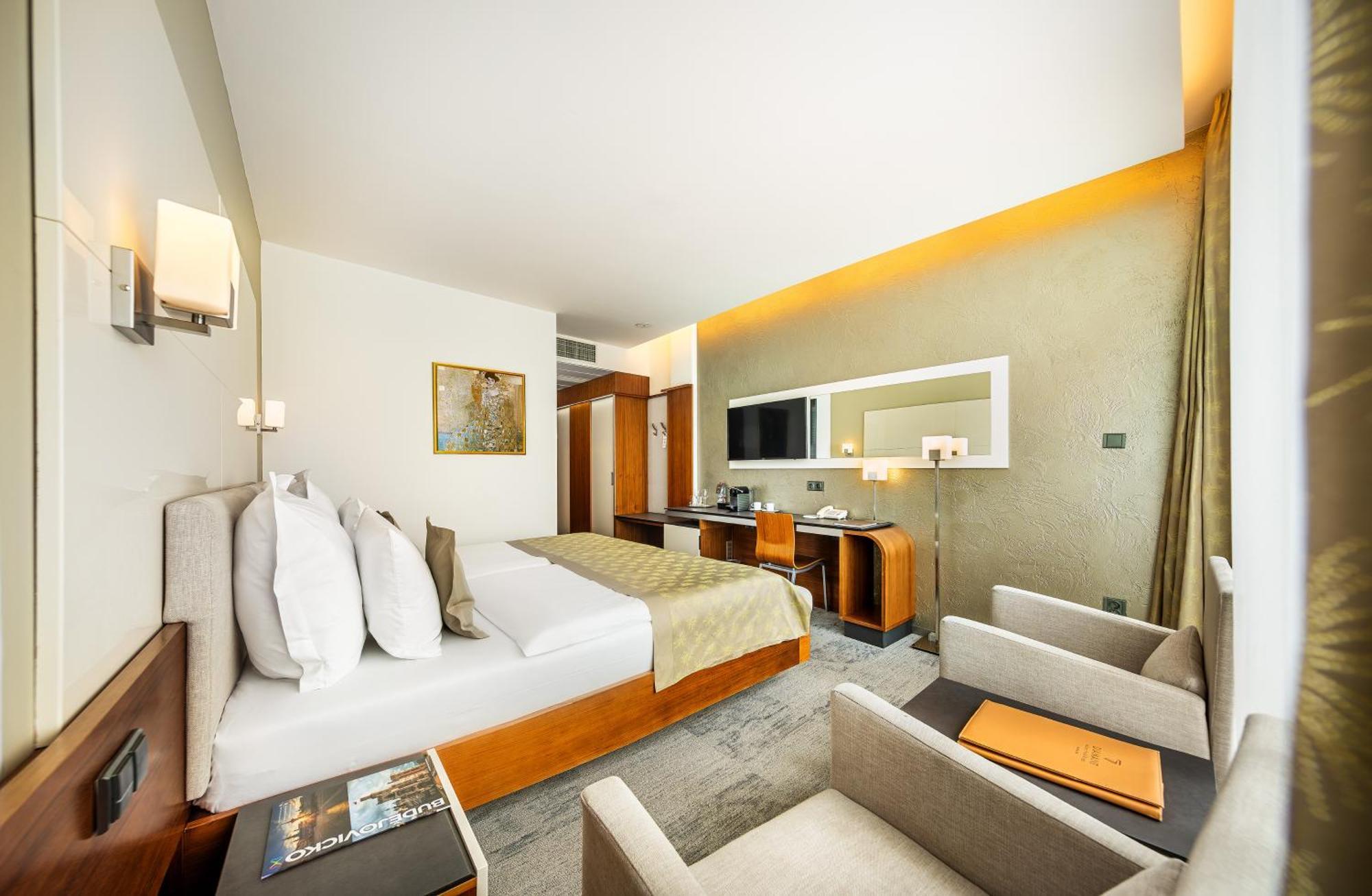Wellness Hotel Diamant Hluboká nad Vltavou Exterior foto