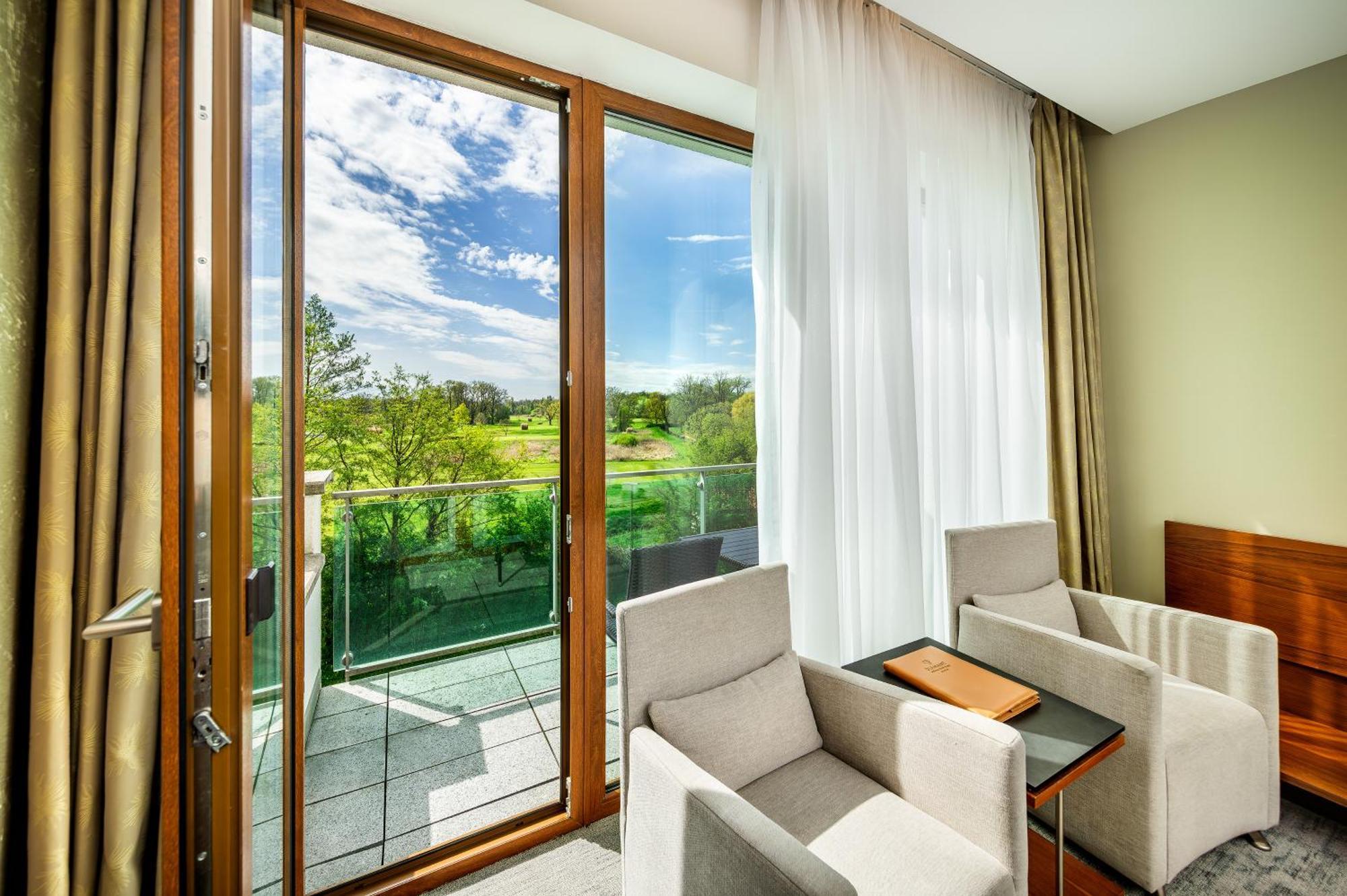 Wellness Hotel Diamant Hluboká nad Vltavou Exterior foto
